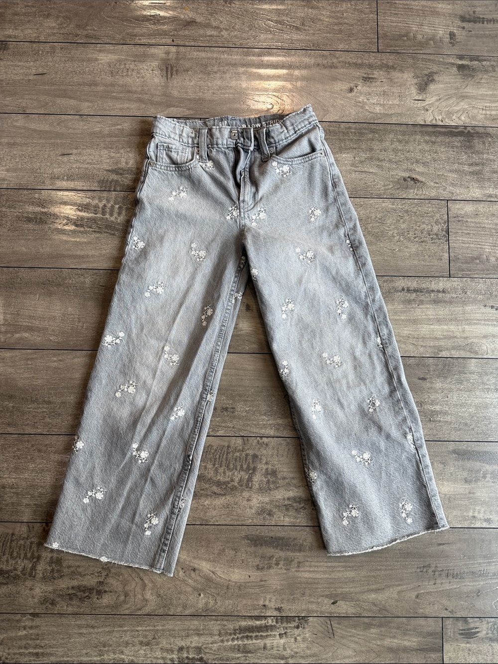 GAP kids Light Gray Floral Embroidered Wide-Leg Jeans